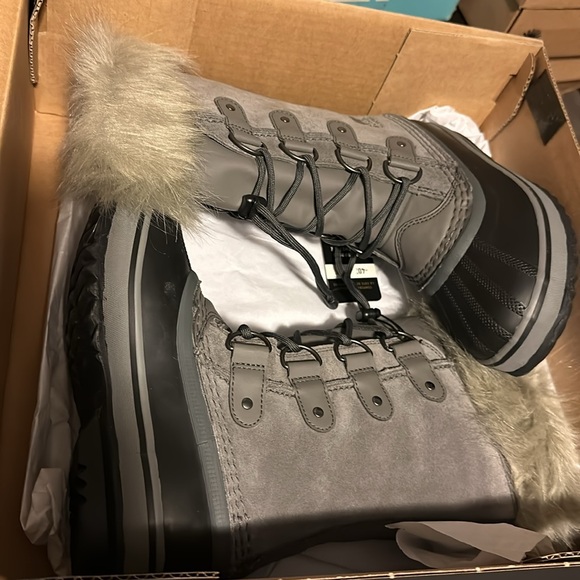 Sorel Youth Joan of arctic new in box - Picture 3 of 4